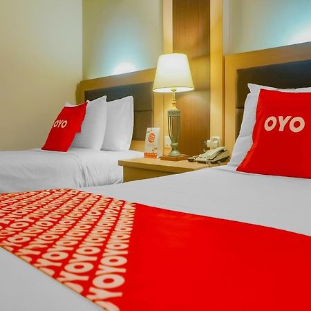 OYO 3967 Hotel Pantai Wisata Makassar Exterior foto