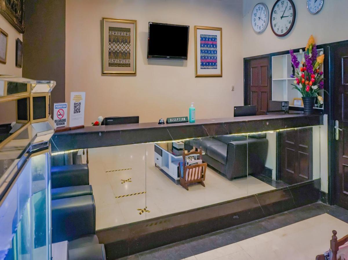 OYO 3967 Hotel Pantai Wisata Makassar Exterior foto