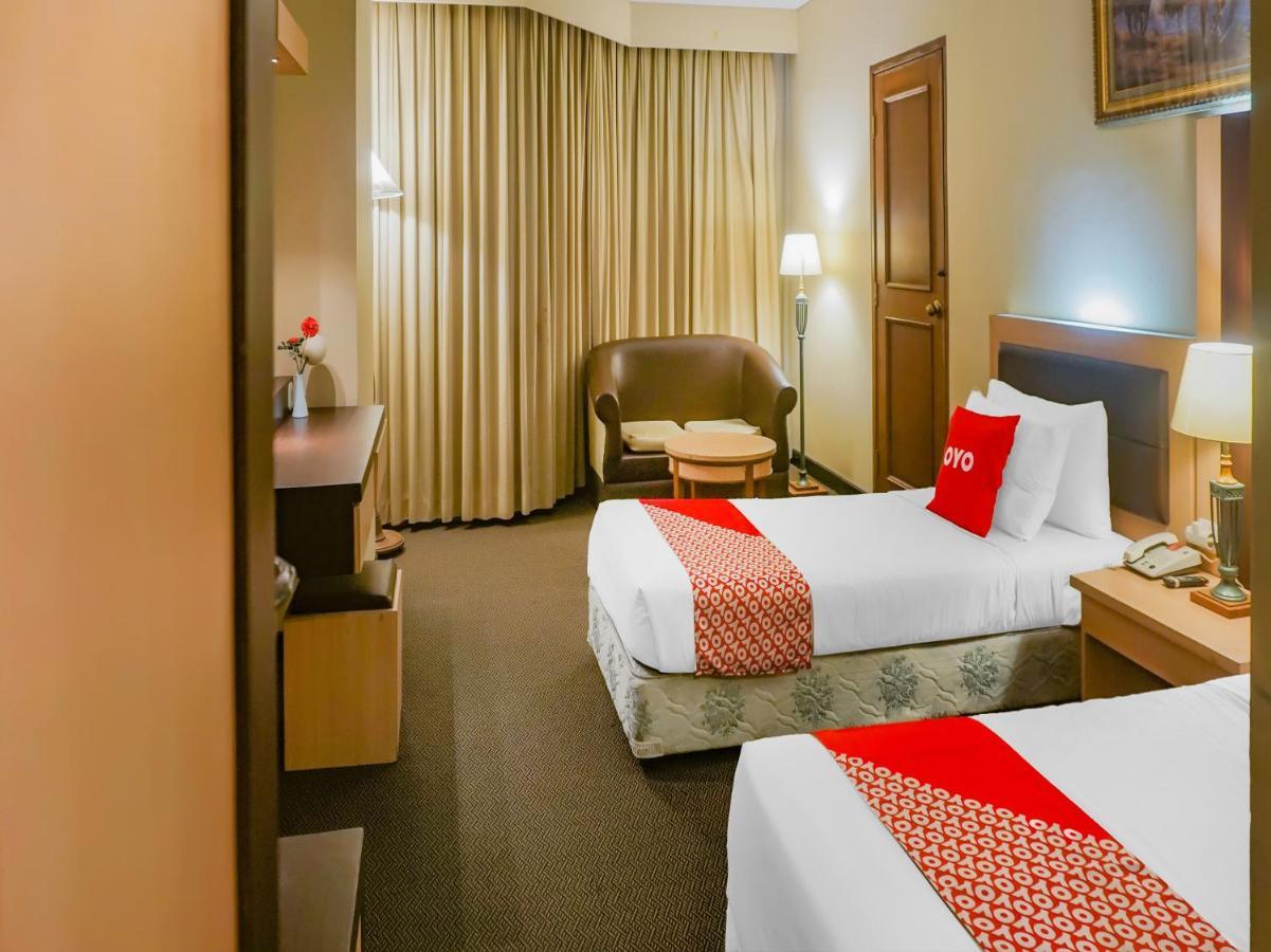 OYO 3967 Hotel Pantai Wisata Makassar Exterior foto