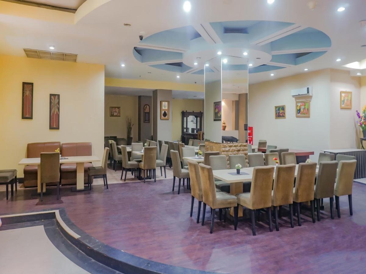 OYO 3967 Hotel Pantai Wisata Makassar Exterior foto