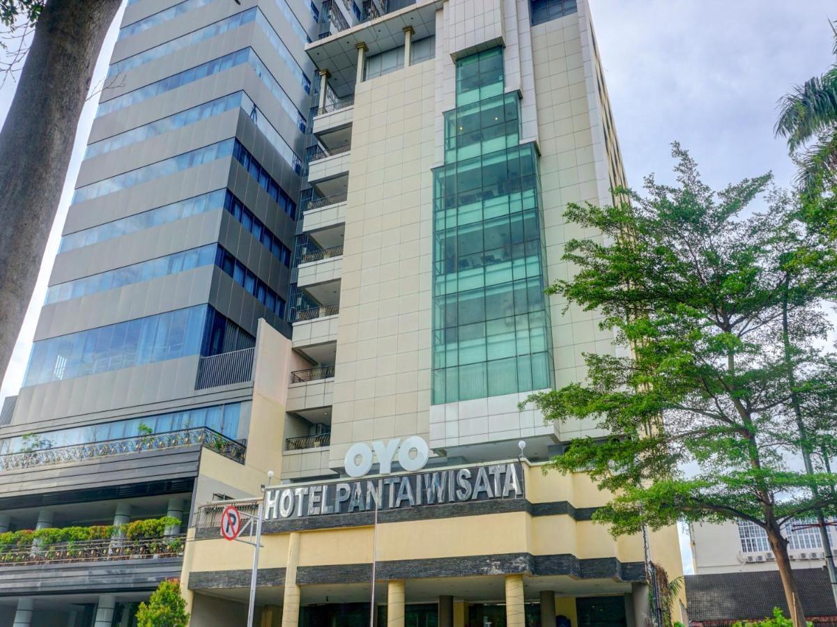 OYO 3967 Hotel Pantai Wisata Makassar Exterior foto