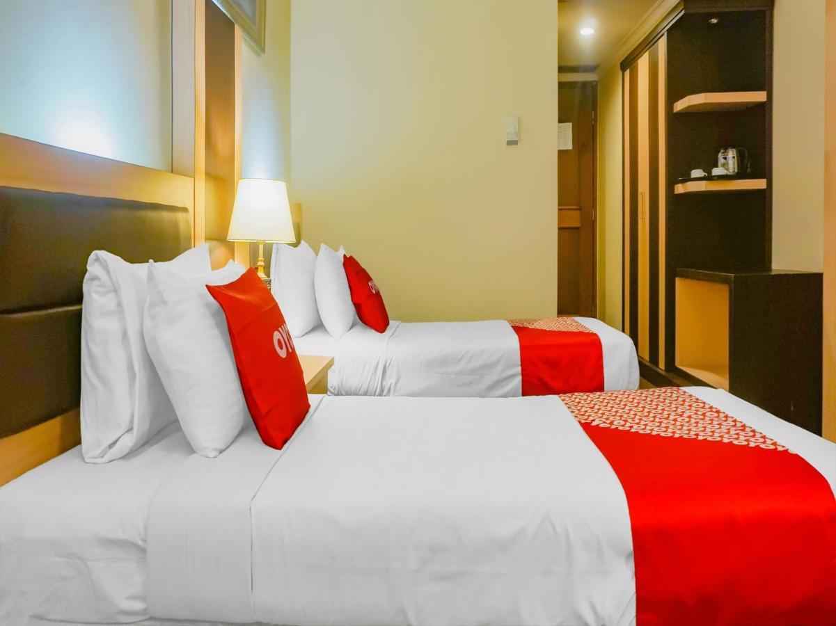 OYO 3967 Hotel Pantai Wisata Makassar Exterior foto