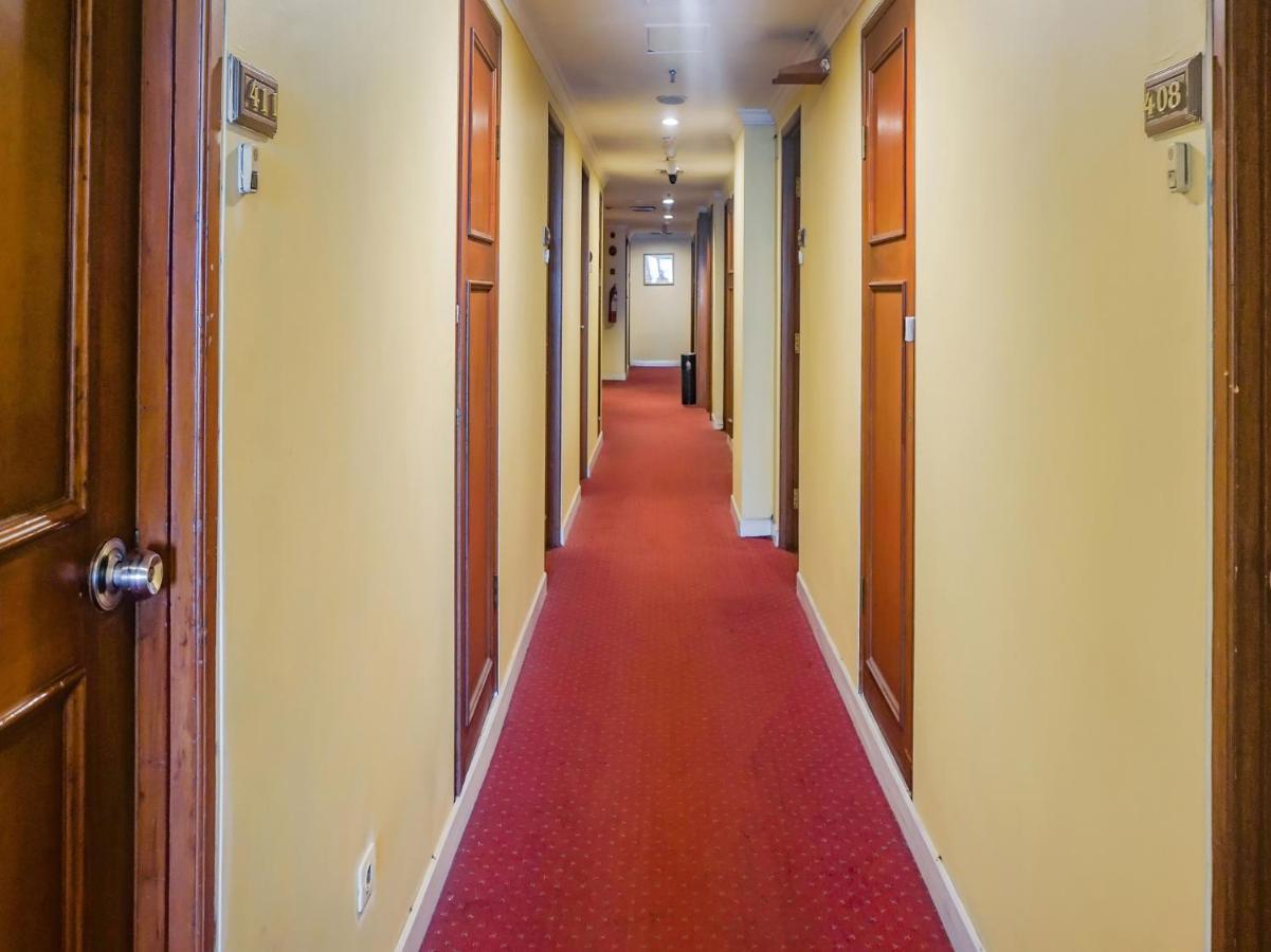 OYO 3967 Hotel Pantai Wisata Makassar Exterior foto