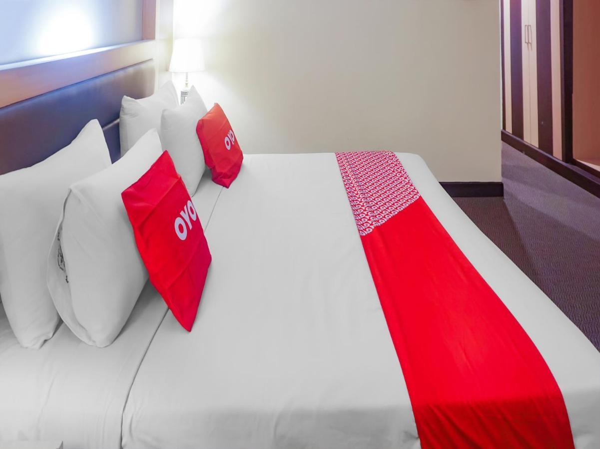 OYO 3967 Hotel Pantai Wisata Makassar Exterior foto