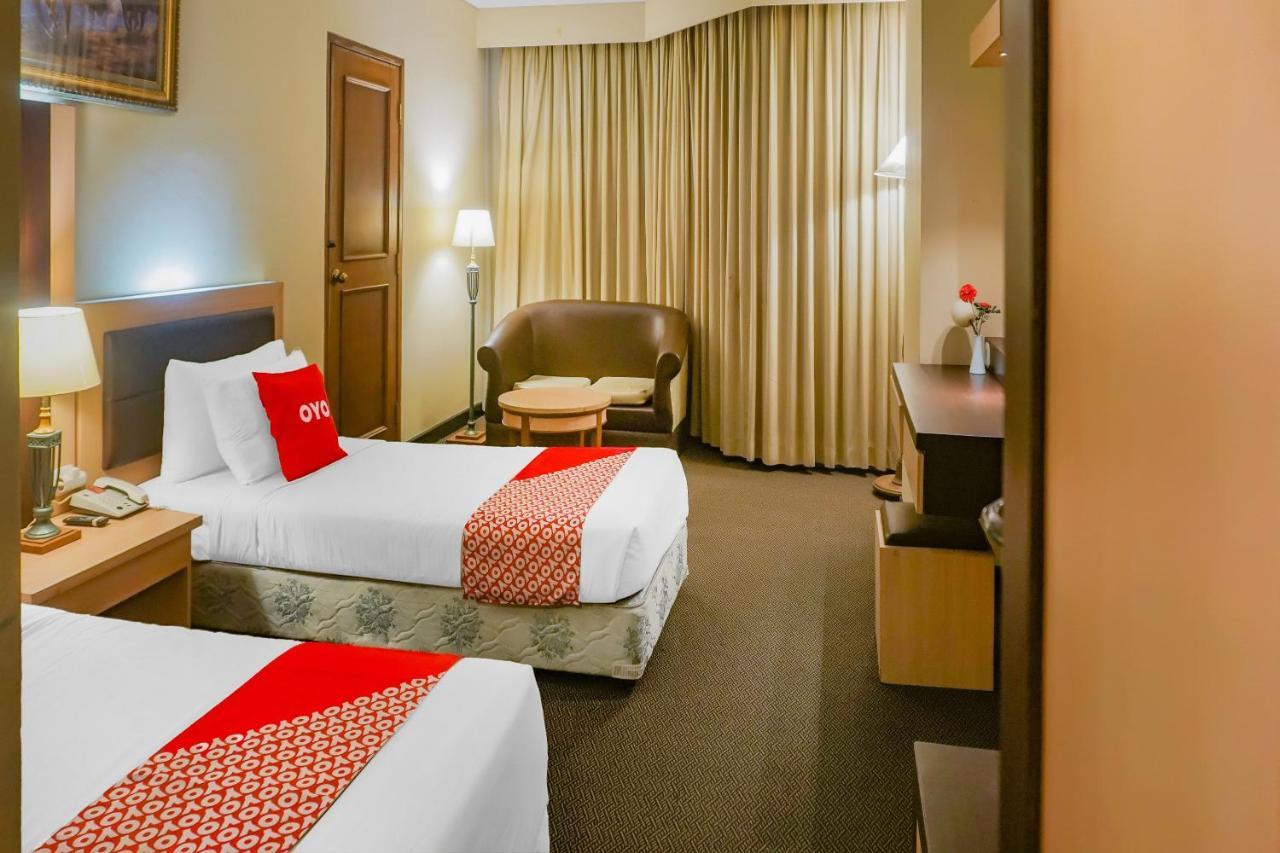 OYO 3967 Hotel Pantai Wisata Makassar Exterior foto